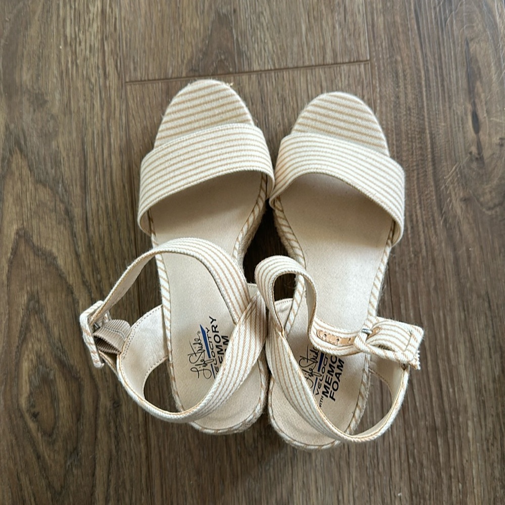 Striped wedges for casual outing or photoshoot